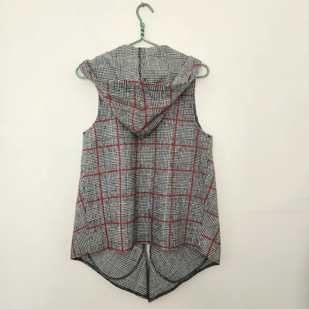 Hem & Thread Hooded Plaid Vest Black White Red Windowpane Open Front Small NEW